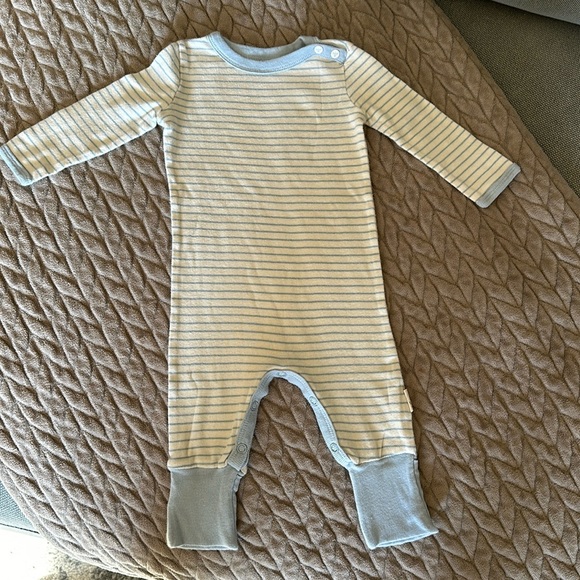 Burt’s Bees Baby playsuit - Picture 1 of 5